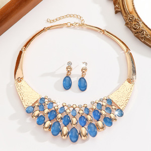Parure de bijoux deux pièces pour femme, collier et boucles d'oreilles ovales bleues en acrylique incrustées de diamants, style mode exagéré, pour mariage - Product Image 2