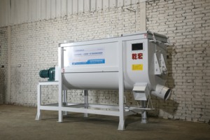 Nửa tấn ngang thức ăn trộn động vật mới thức ăn trộn với động cơ bơm cho Trang chủ sử dụng trang trại chăn nuôi cá - Product Image 3