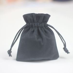 Pochette en velours doux de qualité supérieure - Personnalisée pour les cadeaux de mariage, certifiée écologique et directement de l'usine - Product Image 5