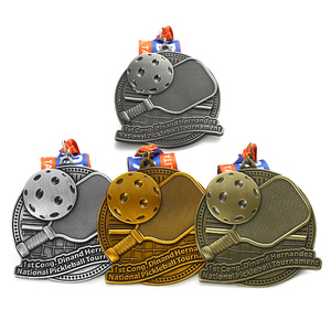 Médailles de pickleball en émail frappé à chaud, 4 couleurs, en alliage de zinc, logo de raquette en relief 3D, médaille sportive personnalisée en métal pour les compétitions - Product Image 2