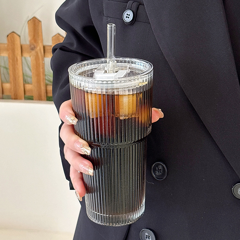 Large capacity straw cup [with lid and straw] - 560ML