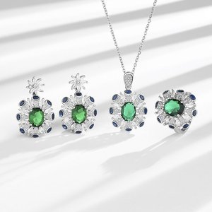 Fábrica 1 Envío TikTok estilo caliente damas regalo alto grado brillante Esmeralda diamante pendientes collar anillo tres piezas conjunto - Product Image 6