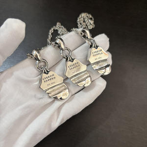 Chrom Hearts 舌头吊坠项链 银色 男女款 镶嵌彩色钻石 轻奢复古做旧时尚 - Product Image 3