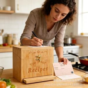 Caja de Almacenamiento de Tarjetas de Recetas de Madera con Soporte para Teléfono, Caja de Exhibición de Alimentos con Tapa Abatible y Cierre, Caja Rectangular de Madera Maciza Tipo Soporte - Product Image 3