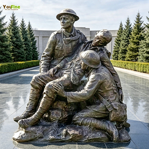 Sculpture en bronze Statue commémorative de la Première Guerre mondiale, Trois soldats aidant un camarade blessé, pour extérieur, parc, jardin, patine, personnalisable - Product Image 1