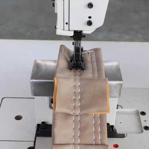 Máquina de coser de doble aguja con alimentación compuesta y base elevable BT-204-370-2S para trabajos extra pesados - Product Image 4