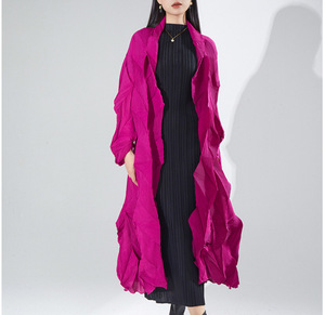 เสื้อโค้ทเทรนช์สไตล์เกาหลีแบบลำลอง ลายทาง จับจีบ แต่งระบาย ผ้าทอเนื้อสัมผัสพิเศษ สำหรับผู้หญิง ดีไซน์หรูหรา ยาว ผลิตจากโพลีเอสเตอร์ 100% ระบายอากาศได้ดี - Product Image 1