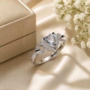 Anello Traforato a Forma di Cuore d'Angelo per Donne, Gioiello Elegante e Scintillante da Indossare sul Dito - Product Image 6