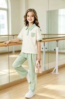 Ensemble deux pièces polo pour filles, haut à manches courtes et pantalon large rayé, tenue décontractée d'été pour enfant avec broderie cœur