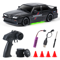 Dwi Dowellin - Coche Deportivo RC en Miniatura con Tracción en las Cuatro Ruedas a Escala 1/24, Juguete de Control Remoto Eléctrico para Niños
