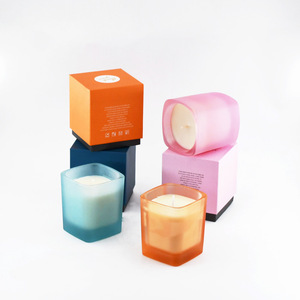 Pot de bougie <span class=keywords><strong>en</strong></span> verre vide à arôme givré de couleur Offre Spéciale Conteneur de bougie carré parfumé à la cire de soja naturelle de luxe - Product Image 2