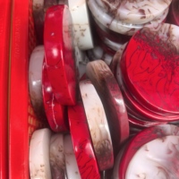 Vente en gros de cristaux de quartz en forme de cœur, de croissant de lune et de pentagramme en agate sang de poulet pour la décoration intérieure