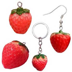 Colgantes de resina con forma de fresa para hacer joyas DIY: pendientes, collares, pulseras, llaveros de frutas hechos a mano, accesorios. - Product Image 1