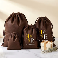 Sacs à cordon cache-poussière en tissu non tissé imprimé personnalisé pour sacs à main vêtements chaussures
