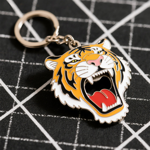 Llavero Abridor de Botellas de Metal de Aleación de Zinc con Forma de Tiburón Antiguo Personalizado por el Fabricante, Llavero de Sublimación con Logotipo - Product Image 2