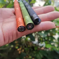 Acier de feu léger avec sifflet et boussole de survie
