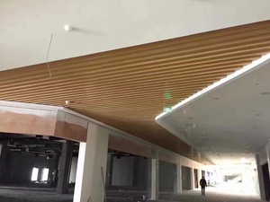 Plafond en aluminium imitation bois ignifuge, personnalisé et recouvert de placage en aluminium - Product Image 5