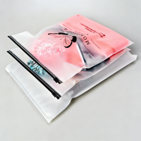 Sacs en plastique polyéthylène personnalisés de haute qualité, noirs mats, avec fermeture éclair givrée en PVC, pour l'emballage de vêtements