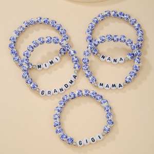 Pulsera de Cuentas de Cerámica Azul y Blanca con Alfabeto de Porcelana MAMA, Regalo para Abuela, Joyería para Mujer, Primavera 2025 - Product Image 3