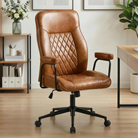 Chaise de bureau moderne du milieu du siècle en cuir marron, dossier mi-haut, support lombaire réglable, bras pivotants à roulettes, pour bureau à domicile