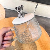 Tasse à café et à thé en verre transparent Little Bear avec poignée de ceinture confortable et cuillère de couverture pour le petit déjeuner et le ménage