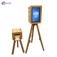 Photomaton en bois véritable pratique et élégant avec trépied et support de tablette dans un flight case