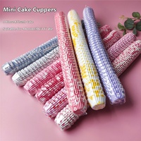 2.5cm * 1.75cm Mini doublures en papier Cupcake résistant aux hautes températures carré résistant à l'huile imprimé emballages de gâteau pour la cuisson de gâteau