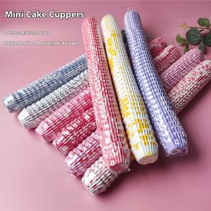 2.5cm * 1.75cm Mini doublures en papier Cupcake résistant aux hautes températures carré résistant à l'huile imprimé emballages de gâteau pour <span class=keywords><strong>la</strong></span> cuisson de gâteau - Product Image 5