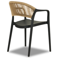 Chaise de salle à manger moderne empilable avec structure en PP et assise en corde, fauteuil d'extérieur résistant aux intempéries en PE tressé pour terrasse, café et restaurant