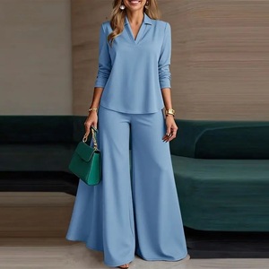 Completo <span class=keywords><strong>pantalone</strong></span> due pezzi alla moda 2026 per <span class=keywords><strong>donna</strong></span> professionista: top a maniche lunghe con scollo a V e pantaloni a gamba larga a pieghe, tinta unita - Product Image 4
