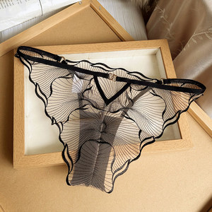 Set Reggiseno Gotico Sexy da Donna, Minimizer in Rete Trasparente Ricamata, Mezza Coppa per Riduzione del Seno, Lingerie <span class=keywords><strong>Bralette</strong></span> S-XL Nero Bianco Rosso - Product Image 4