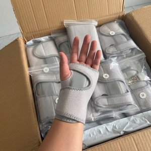 Attelle de poignet réglable et respirante avec support en métal, attelle de poignet pour soulager la douleur du syndrome du canal carpien pour hommes et femmes - Product Image 6