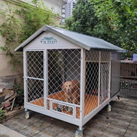 Penthouse de luxe haut de gamme pour chien, design moderne premium avec murs et fonctionnalités intelligentes pour les amoureux des animaux
