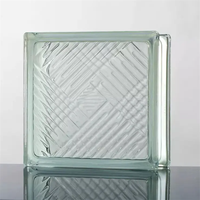 Bloc de verre décoratif au design élégant et transparent, brique de verre