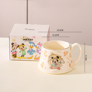 Tasse en céramique mignonne de la série badges Mickey et Minnie - Tasse à café de dessin animé pour couples, tasse à petit-déjeuner en céramique de haute qualité, idéale comme cadeau - Product Image 4