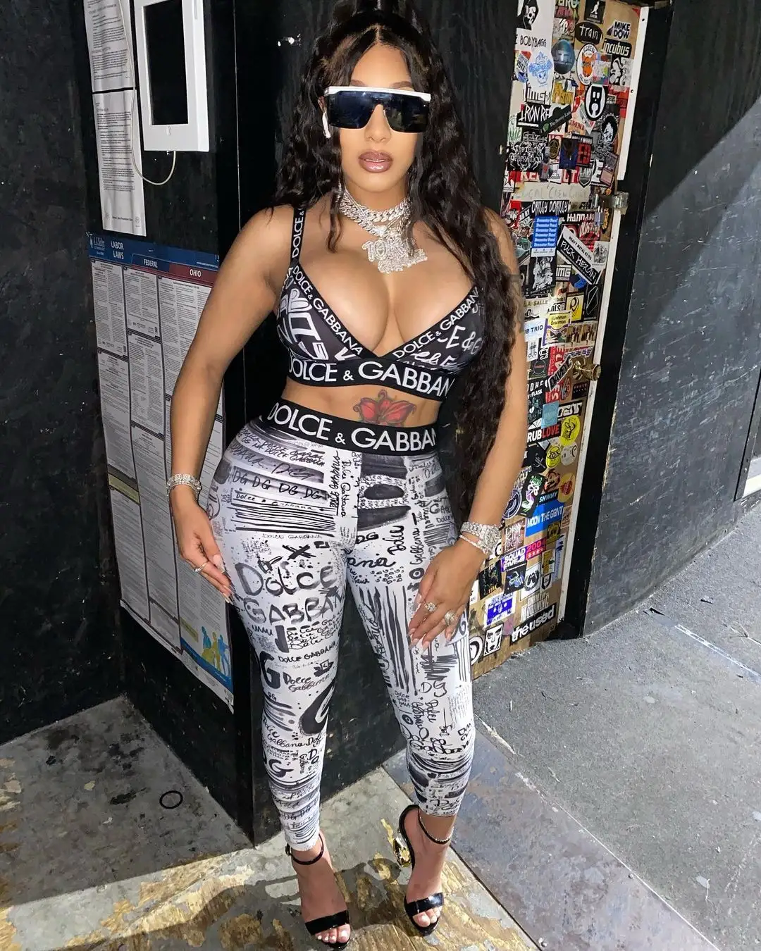 Дизайнерская Женская одежда, весна-осень 2023, Повседневный Женский облегающий кроп-топ с принтом и леггинсы, комплект из двух предметов, женская одежда