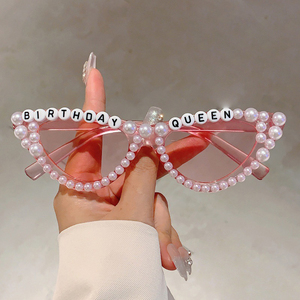 Occhiali Luminosi a Forma di Cuore 'Birthday Queen' per Addio al Nubilato, Laurea, Matrimonio, Decorazioni e Accessori per Foto - Personalizzabili - Product Image 3