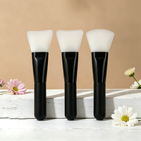 Petit pinceau plat en silicone pour le maquillage du visage, application de fond de teint, pinceau à masque en silicone à manche court