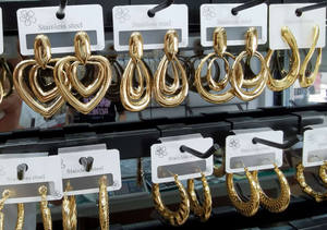 أحدث مصنع للمجوهرات من الفولاذ المقاوم للصدأ مقاوم للماء ييوو للمجوهرات - Product Image 3