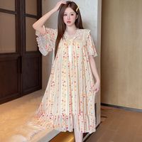 Chemise de nuit florale d'été nouveau design de pyjamas amples à manches courtes robes de nuit respirantes en maille et en dentelle pour femmes vente en gros