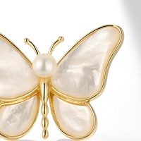 Soldes Exceptionnelles : Broches Papillon et Insectes en Cuivre Plaqué Or avec Perles d'Eau Douce Naturelles et Coquillages Méduse