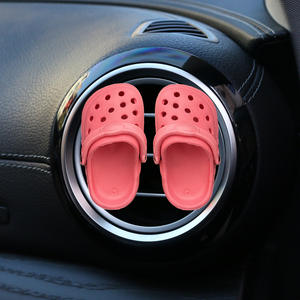 Nuevo par de zapatillas pequeñas, zapatos con decoración de Perfume para <span class=keywords><strong>coche</strong></span>, Clip personalizado para salpicadero, aire acondicionado, decoración de salida - Product Image 6