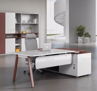 Ensemble de bureau et chaise de direction en bois de luxe, mobilier de bureau moderne et élégant pour les gestionnaires et les superviseurs