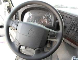 Truk <span class=keywords><strong>Mixer</strong></span> Beton SINOTRUK HOWO 8*4 10 Roda 371hp Baru - Product Image 4