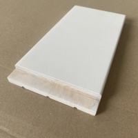 Cadre de porte plat moderne en pin Radiata FJ apprêté blanc 21/32"*4 9/16"*7' pour usage hôtelier et hospitalier
