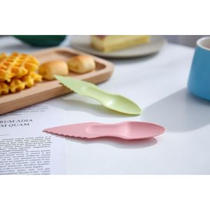 Tenedores de plástico desechables de colores para servir postres dulces en fiestas - Product Image 4