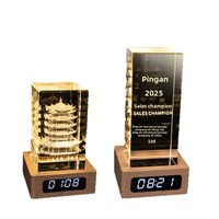 Trophée en cristal gravé au laser 3D personnalisé avec base en bois et horloge numérique LED – Récompense personnalisée pour la reconnaissance des employés d'entreprise