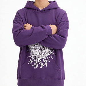 Sweat-shirt noir de qualité supérieure avec un design audacieux pour les fans de streetwear recherchant un style tendance, avec logo. - Product Image 4