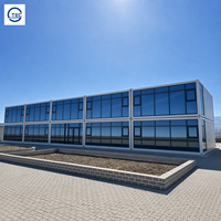 Bâtiment de bureaux modulaire à deux étages avec mur-rideau entièrement vitré, structure en acier préfabriquée, conteneurs de 20 et 40 pieds, directement de l'usine