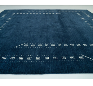 Alfombra Gabbeh azul de lana texturizada de gran venta hecha a mano con cuidado y diseñada para brindar un aspecto suave y cálido a cualquier entorno de habitación - Product Image 4
